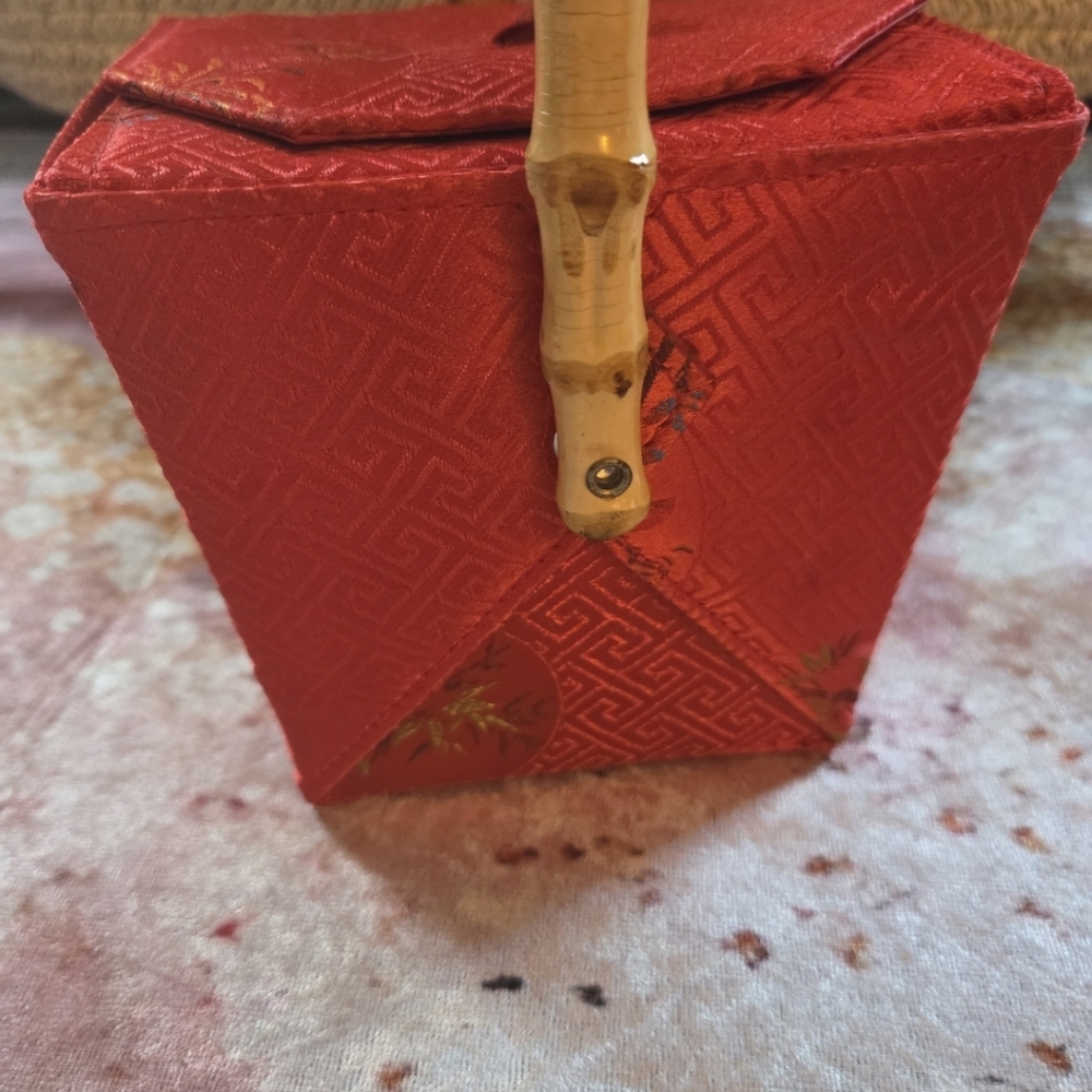 Chinese Style Takeout Red Silk Box Handbag Bamboo Handle Origami Silk Earrings - Picture 3 of 16